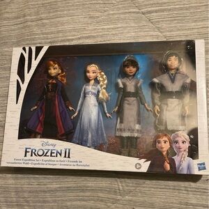 Disney Frozen 2 Forest Expedition Playset Anna, Elsa, Ryder & Honeymaren new